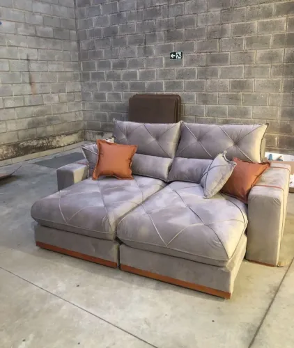 *Sofá reclinável abre até 1.80 para melhor conforto*