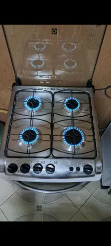Fogão eletrolux acendimento automático todo limpo higienizado e desengordurado
