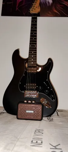 Guitarra Giannini Novíssima