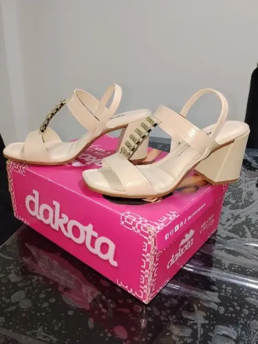 Sandália Nude Tam 37