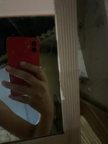 iPhone 12 vermelho