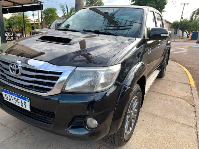 Toyota Hilux CD SRV D4-d 4X4 3.0 TDI Diesel AUT 2013