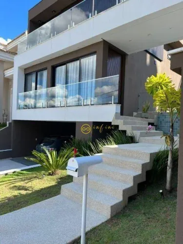 Casa de Condomínio com 4 dormitórios, sendo 1 suíte máster à venda, 270 m² por R$ 2.600.00