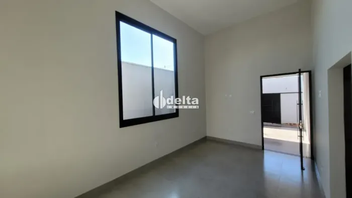 Casa com 3 quartos sendo 1 suíte disponível para venda no bairro Aclimação em Uberlândia M