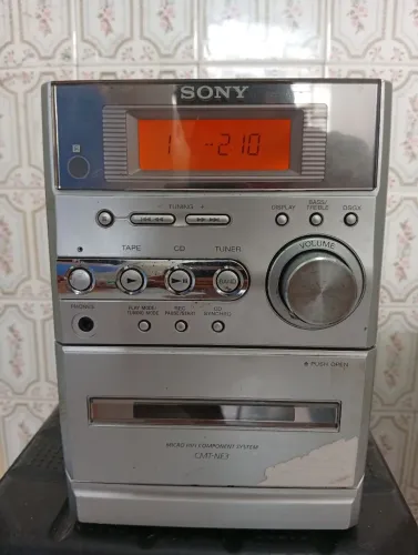 Som Sony CMT NE3 funcionando anos 2000