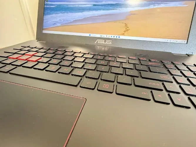 Muito NOVO - Notebook ASUS ROG 4K | 16Gb DDR4 | 1,25Tb SSD+HD | GTX 960M | Importado