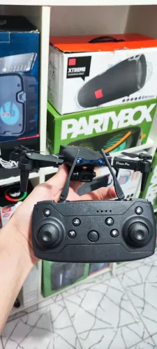 Drone Com Controle Remoto e Camera grava e Tira Foto