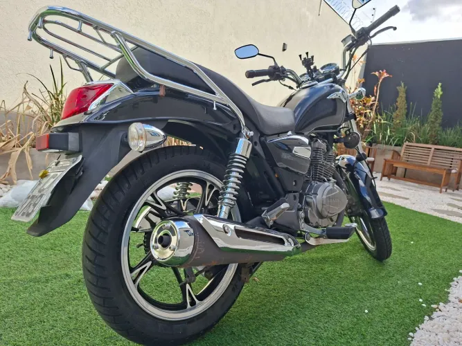 Vendo Chopper Road 150. Único dono