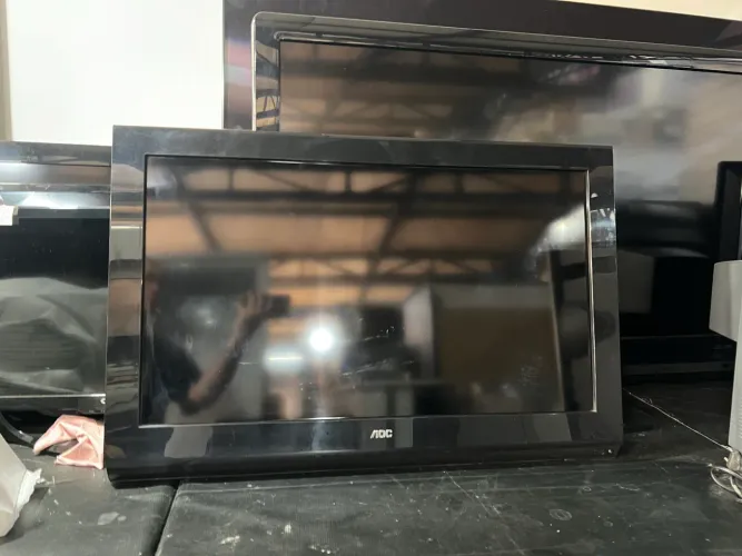TV LCD AOC de 32 Polegadas com Defeito