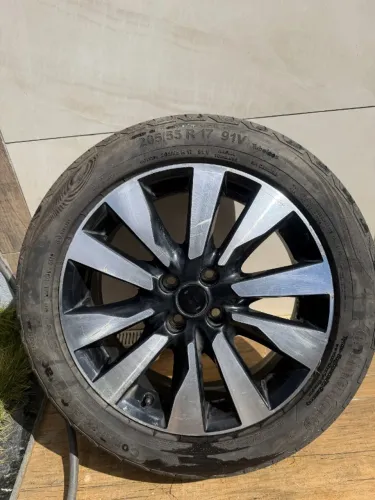 Roda Original Nissan Kicks SL Aro 17 com Pneu