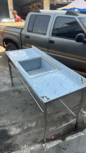 Pia Inox com a Cuba