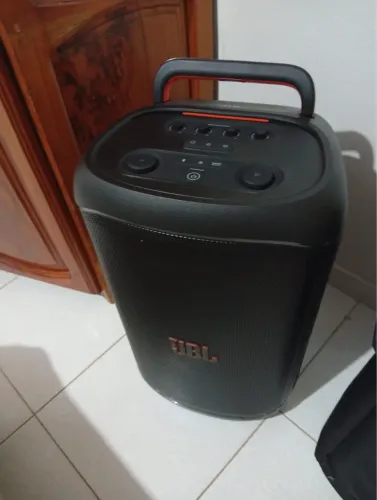 Vendo caixa JBL 520 capa de proteção.