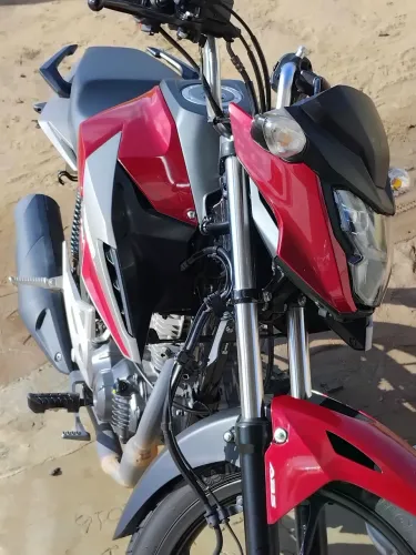 Moto bem conservada.