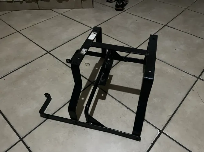 SUPORTE DE BAÚ 160 PARA START E FAN