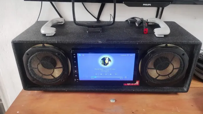 Rádio caseiro feito son do controla