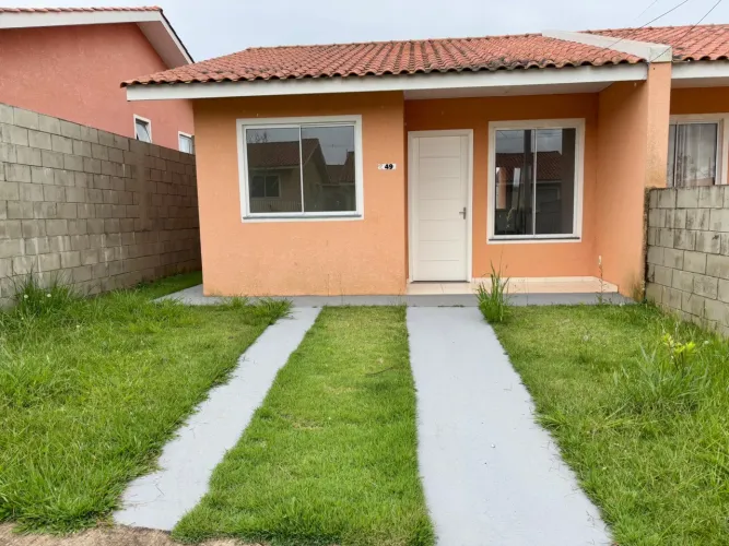 CASA À VENDA EM UVARANAS