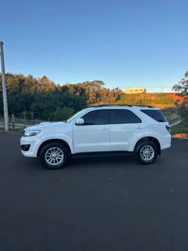 Toyota Hilux SW4 SRV D4-d 4X4 3.0 TDI Dies. AUT 2013