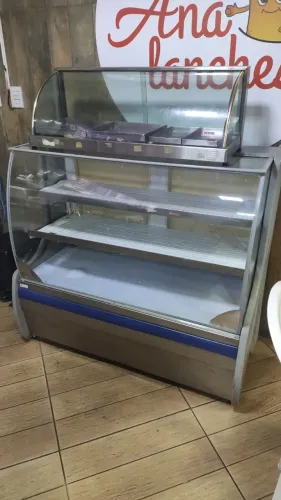 Balcão refrigerado e estufa quente