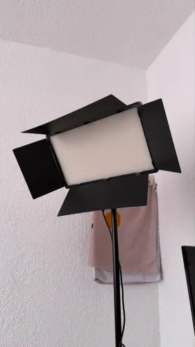 Iluminador LED para estúdio e gravação