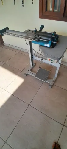 Máquina de cortar viés