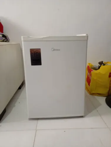 Frigobar 67 litros 220volts