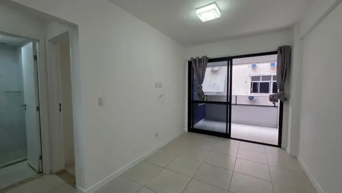Quarto/sala, seminovo, armários - Ondina!