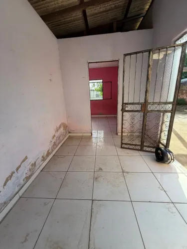 Vendo casa no bairro Santa Luzia bem