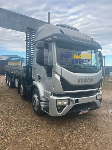 IVECO 31-300 BITRUCK 2020 ? EIXO DIRECIONAL ? CARROCERIA 9,50M ? APENAS R$ 320 MIL