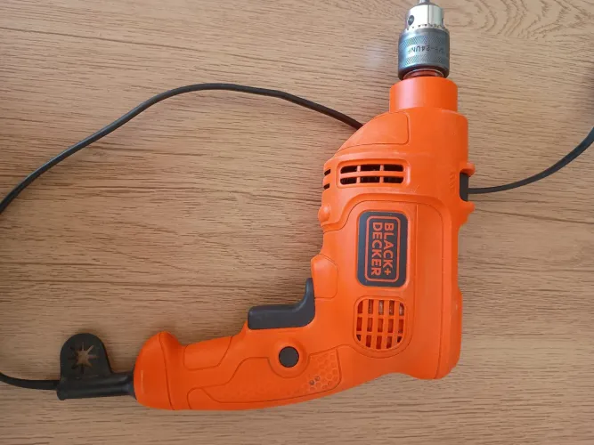 Furadeira de impacto Black Decker 3/8