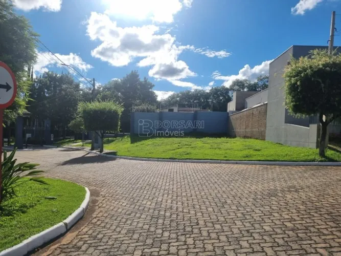 Venda de Terreno / Condomínio na cidade de Araraquara