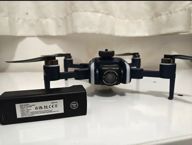 Vendo drone xt808 com tela no controle!!!
