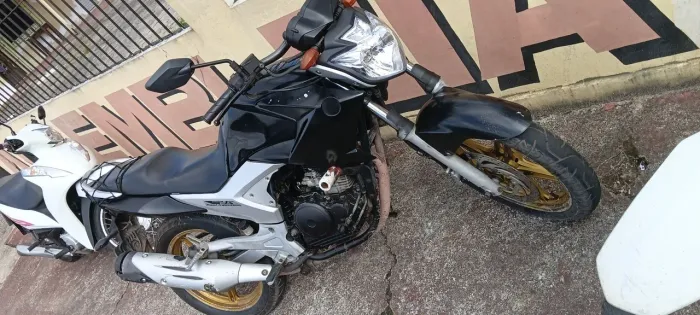 Pneus novos, pastilhas novas, conjunto optico novo, guidão tipo oxxi,  mesa elevada.