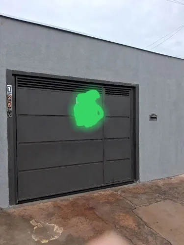 Vendo esta casa com 2 quartos 1 suíte sala cozinha americana 1 copa ,área de serviço