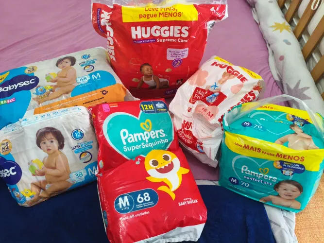 Vendo pacotes de fralda (Pampers, Huggies e Babysec)
