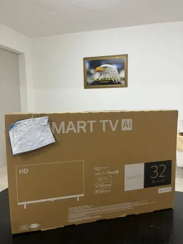 Smart TV LG de 32 polegadas com resolução HD (Lacrada) / Comprei e ganhei outra