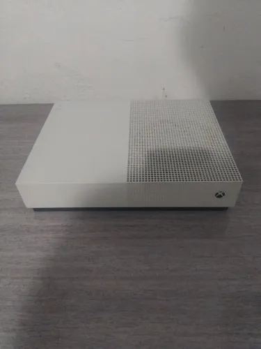 Vendo vídeo game Xbox one s 1100$