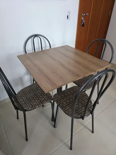 Mesa 4 cadeiras 