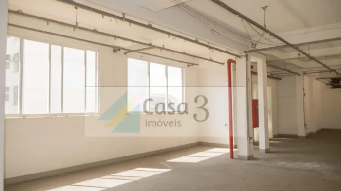 Prédio comercial, muitas salas,15 bnhs, elevador social e de carga, sist de incendio