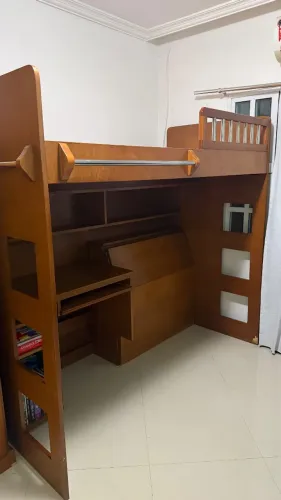 Cama com escrivaninha 