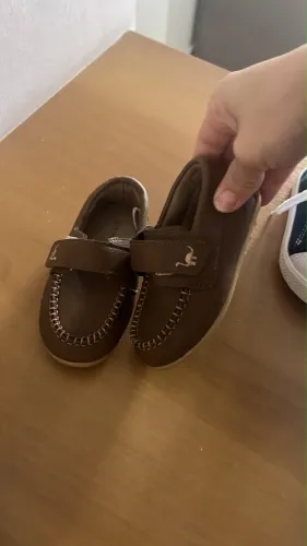 SAPATOS TAMANHO 21