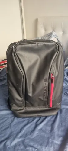 Mochila Executiva Porsche Impermeável para Notebook - Cor Preto com Detalhe Vermelho