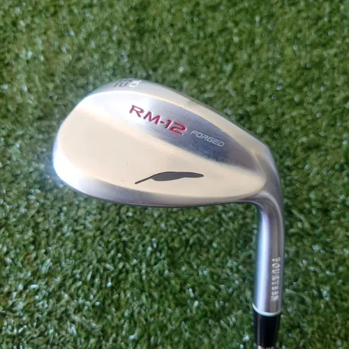 Taco de golfe  Fourteen  excelente 