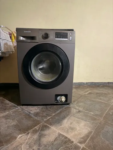 Máquina de lavar com defeito