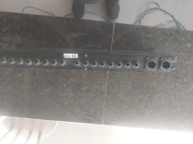 VendobPainel de áudio parabrack 19 polegadas com entrada para conector P10.