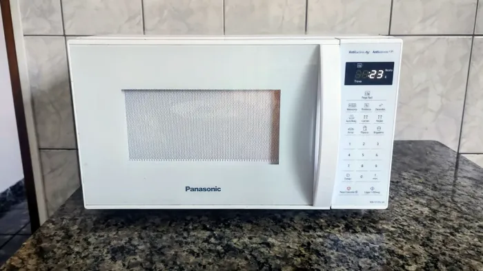 Forno de Micro-ondas Panasonic 127V
