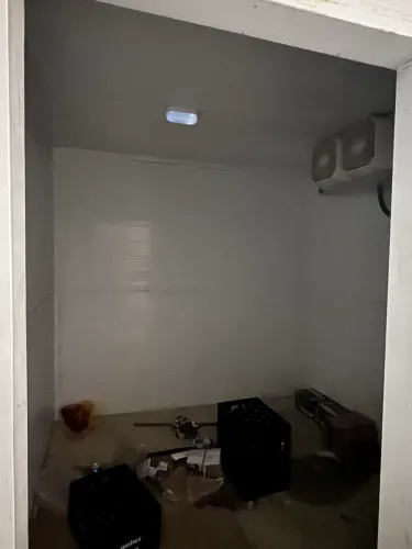 Vendo câmara fria no plástico.
