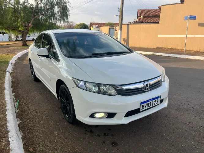 Honda Civic Sedan LXS 1.8/1.8 Flex 16V Aut. 4P 2012