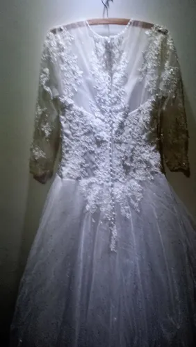 Vestido de noiva bordado a mão