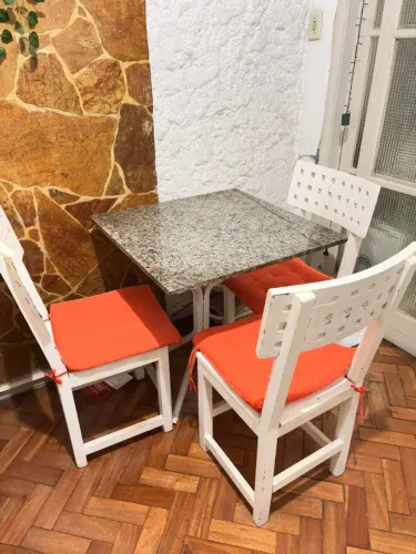 Mesa - 3 cadeiras (junto ou separado)