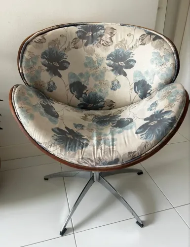 POLTRONA EM EXCELENTE ESTADO